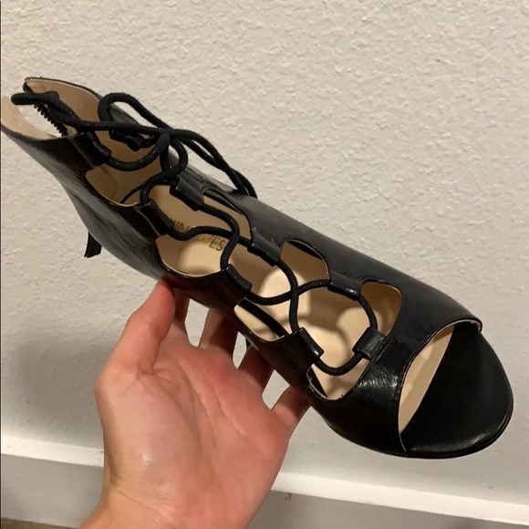 Nine West tie up heels - Picture 6 of 8